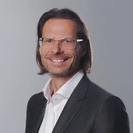 Dr. Christian Doisl